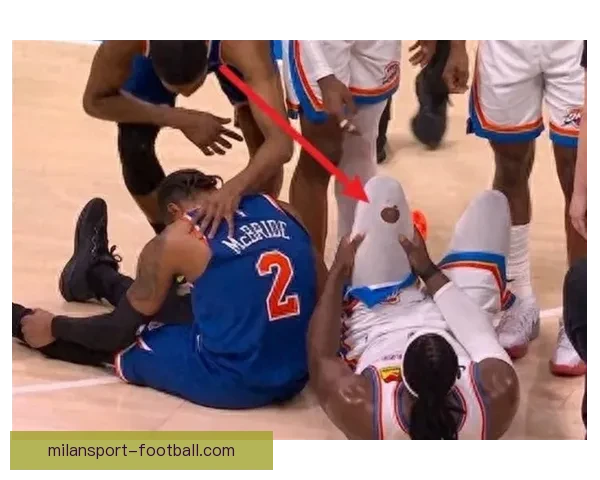 复出首战不顺 麦克布莱德大腿受伤无法行走